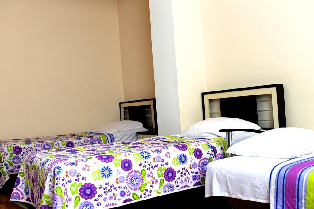 Max Comfort Hotel Кутаиси Номер фото