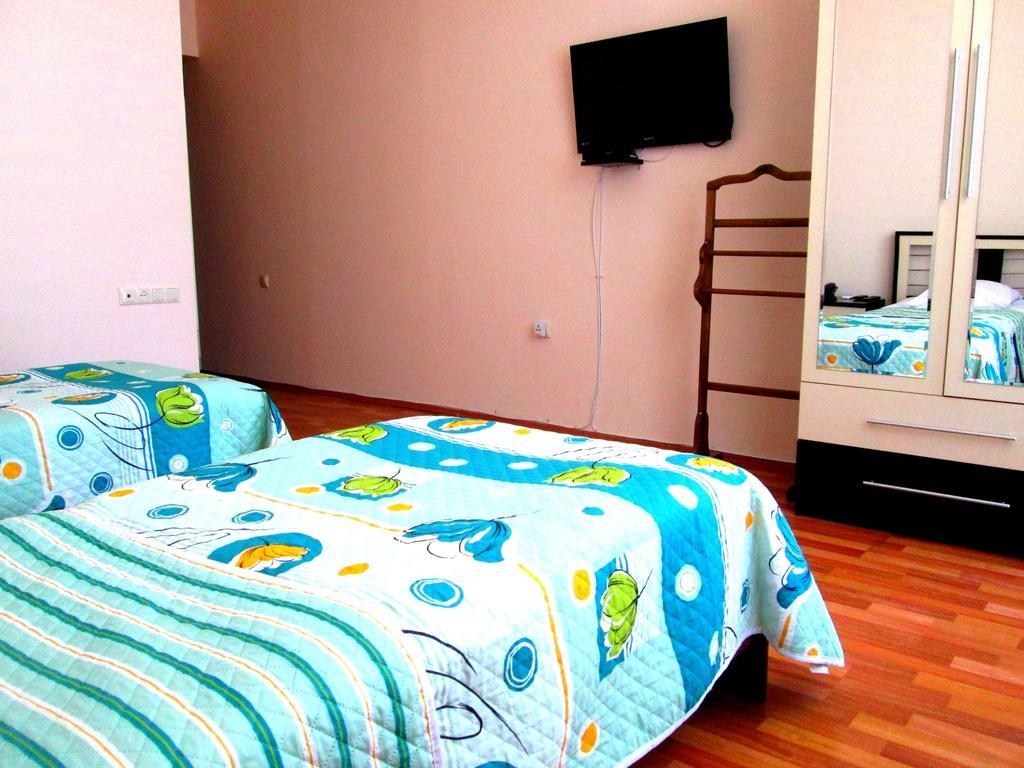 Max Comfort Hotel Кутаиси Номер фото