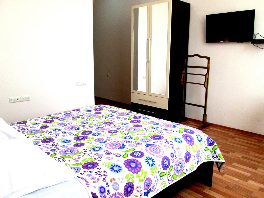 Max Comfort Hotel Кутаиси Номер фото