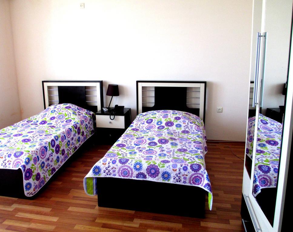 Max Comfort Hotel Кутаиси Номер фото